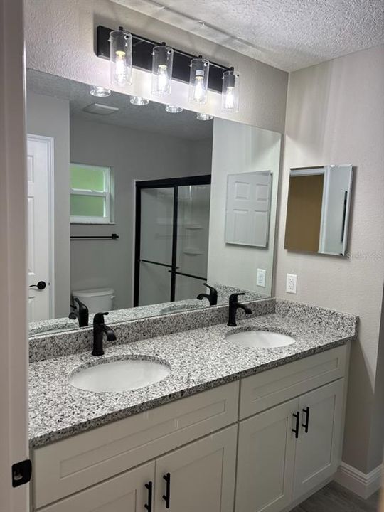 For Sale: $234,900 (3 beds, 2 baths, 1405 Square Feet)