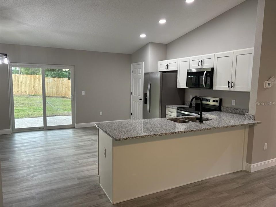 For Sale: $234,900 (3 beds, 2 baths, 1405 Square Feet)