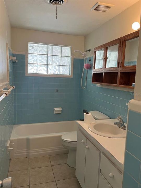 For Rent: $1,800 (2 beds, 2 baths, 936 Square Feet)