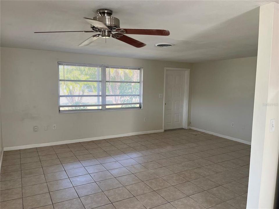 For Rent: $1,800 (2 beds, 2 baths, 936 Square Feet)