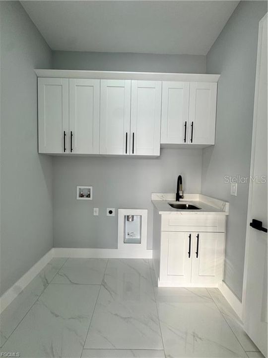 For Sale: $379,000 (4 beds, 2 baths, 1671 Square Feet)