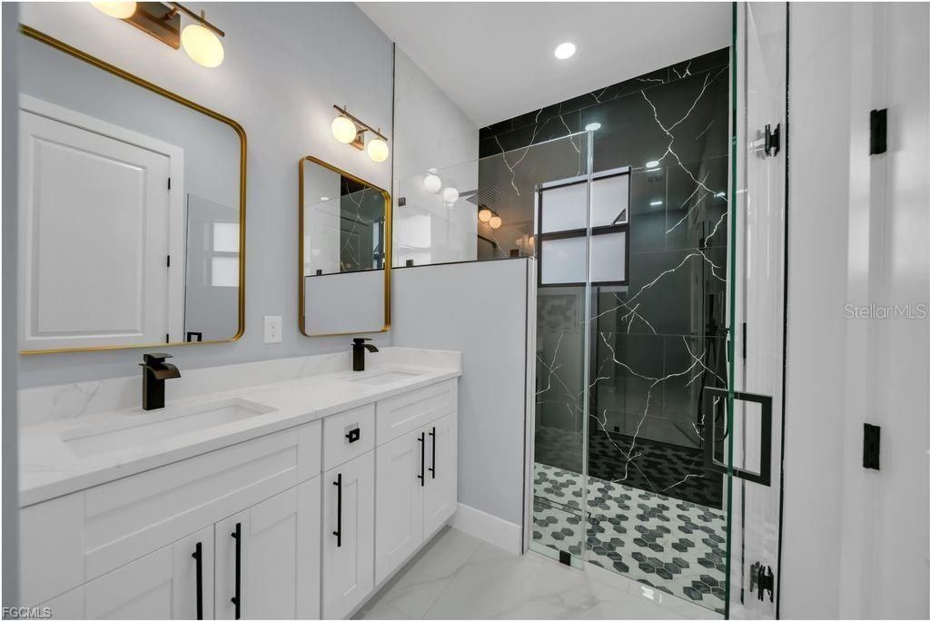 En Venta: $379,000 (4 camas, 2 baños, 1671 Pies cuadrados)