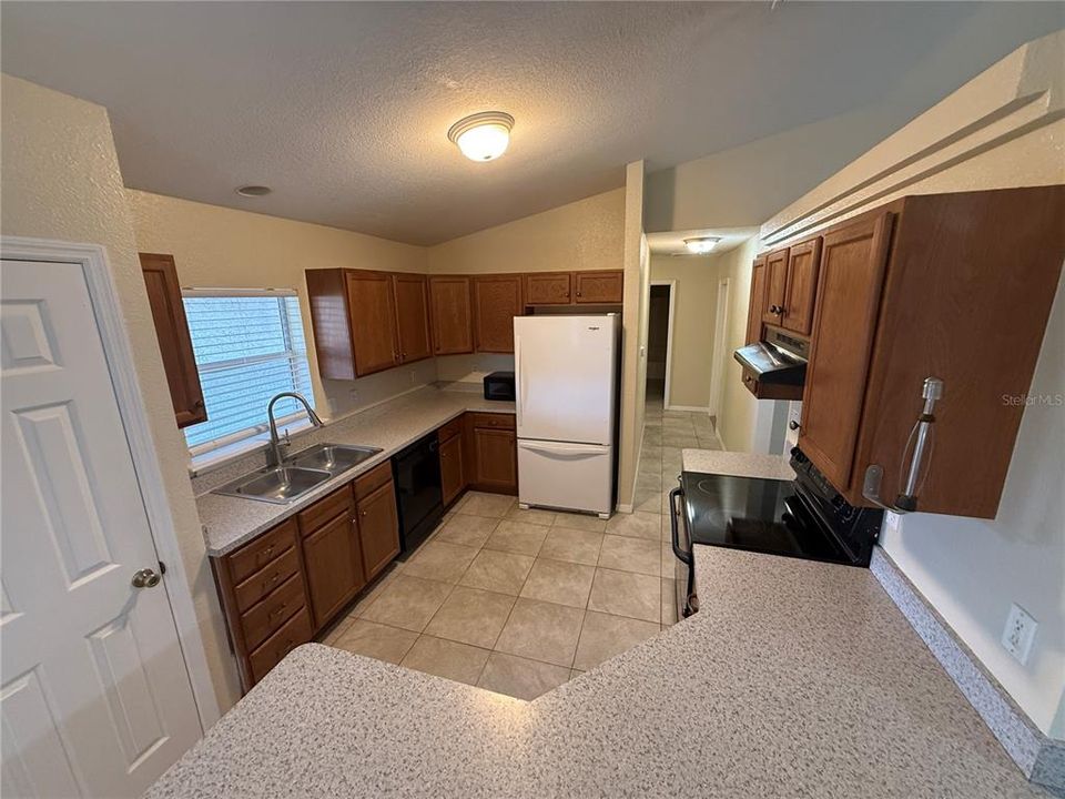 For Sale: $239,000 (3 beds, 2 baths, 1594 Square Feet)