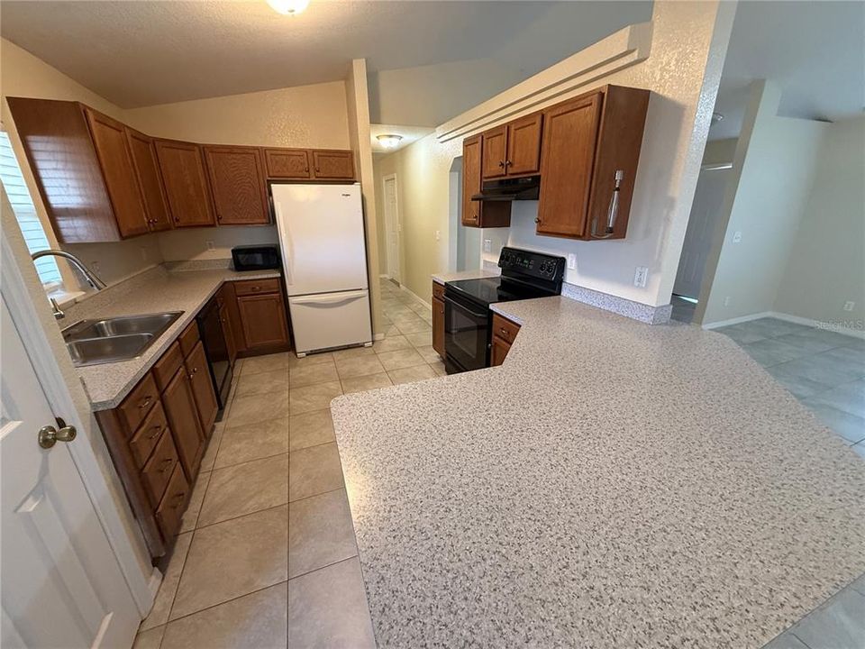 For Sale: $239,000 (3 beds, 2 baths, 1594 Square Feet)