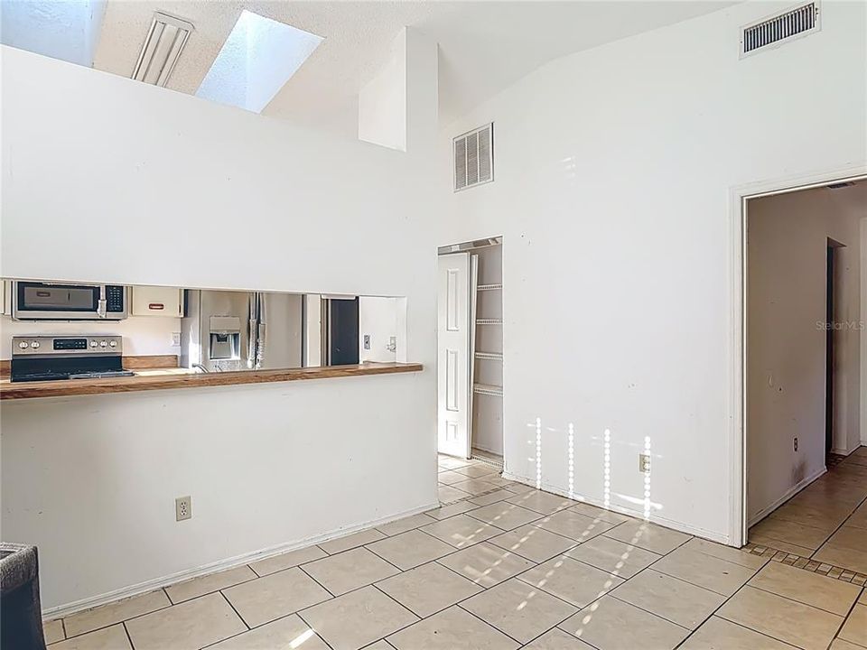 На продажу: $175,000 (3 спален, 2 ванн, 1081 Квадратных фут)