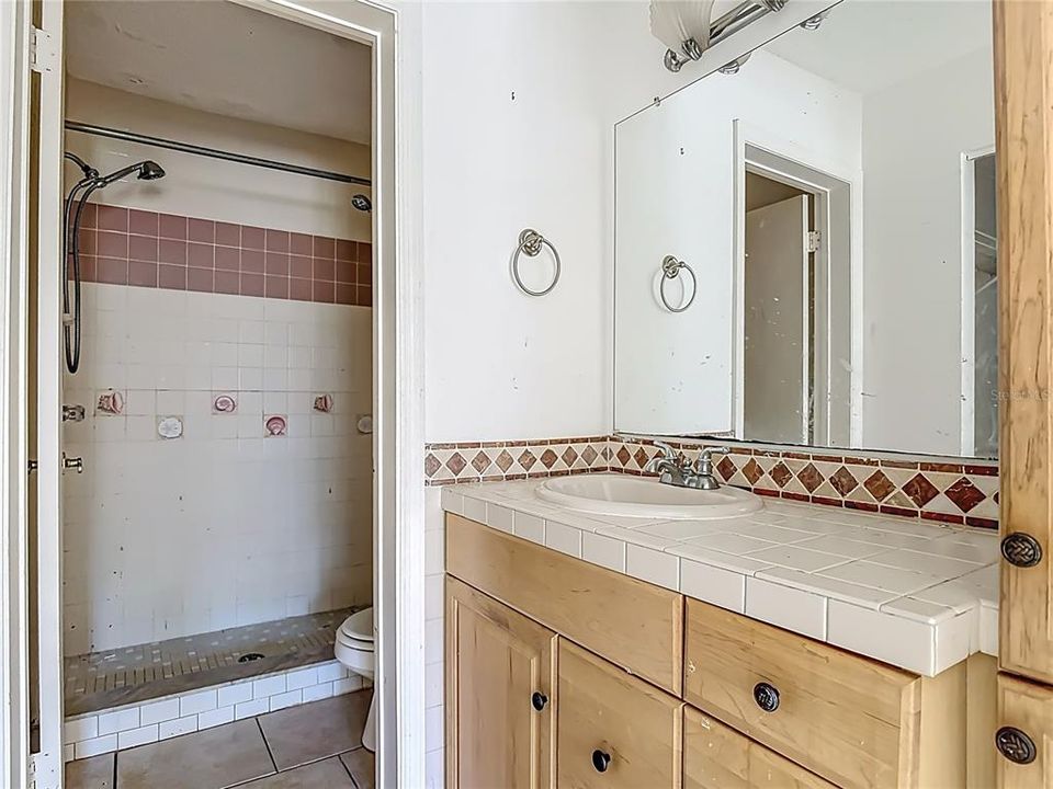 На продажу: $175,000 (3 спален, 2 ванн, 1081 Квадратных фут)