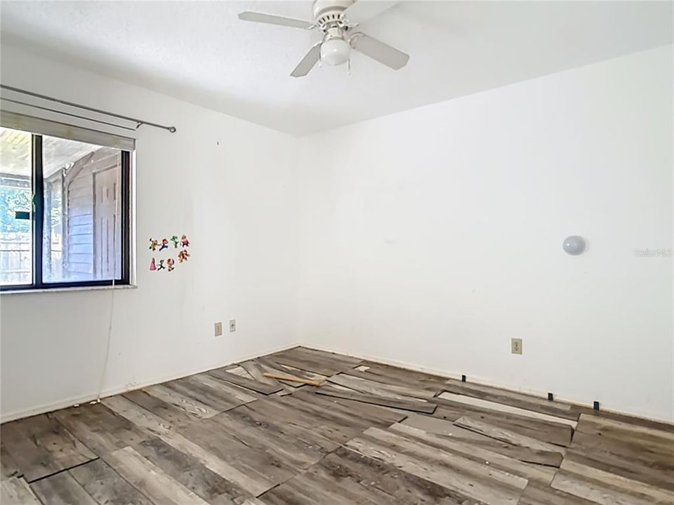 На продажу: $175,000 (3 спален, 2 ванн, 1081 Квадратных фут)