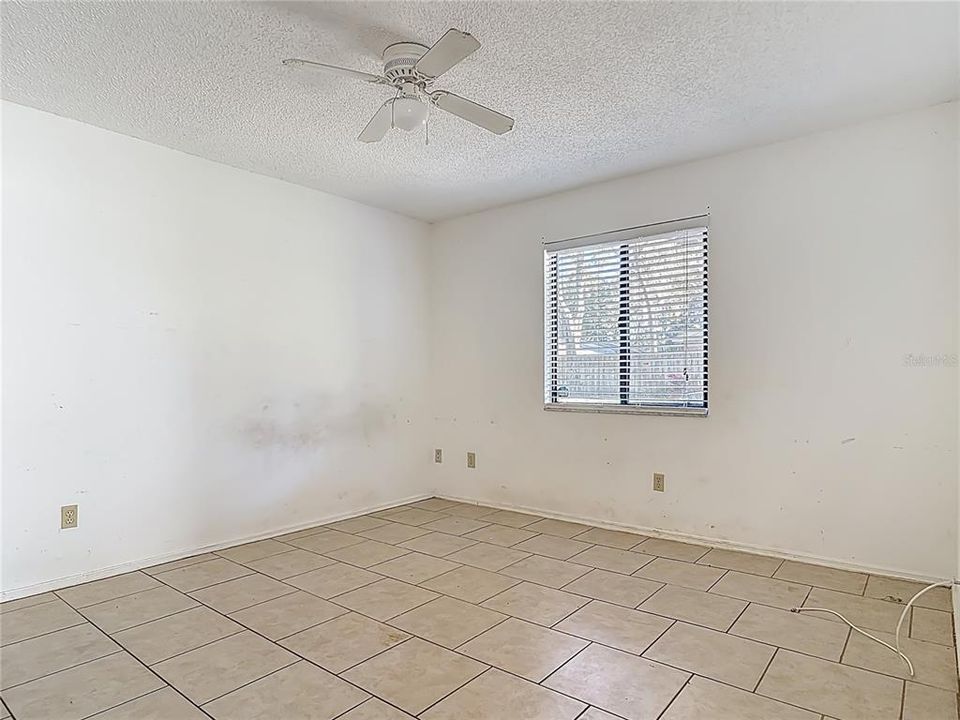 На продажу: $175,000 (3 спален, 2 ванн, 1081 Квадратных фут)