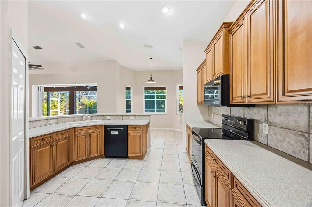 For Sale: $659,000 (3 beds, 2 baths, 2177 Square Feet)