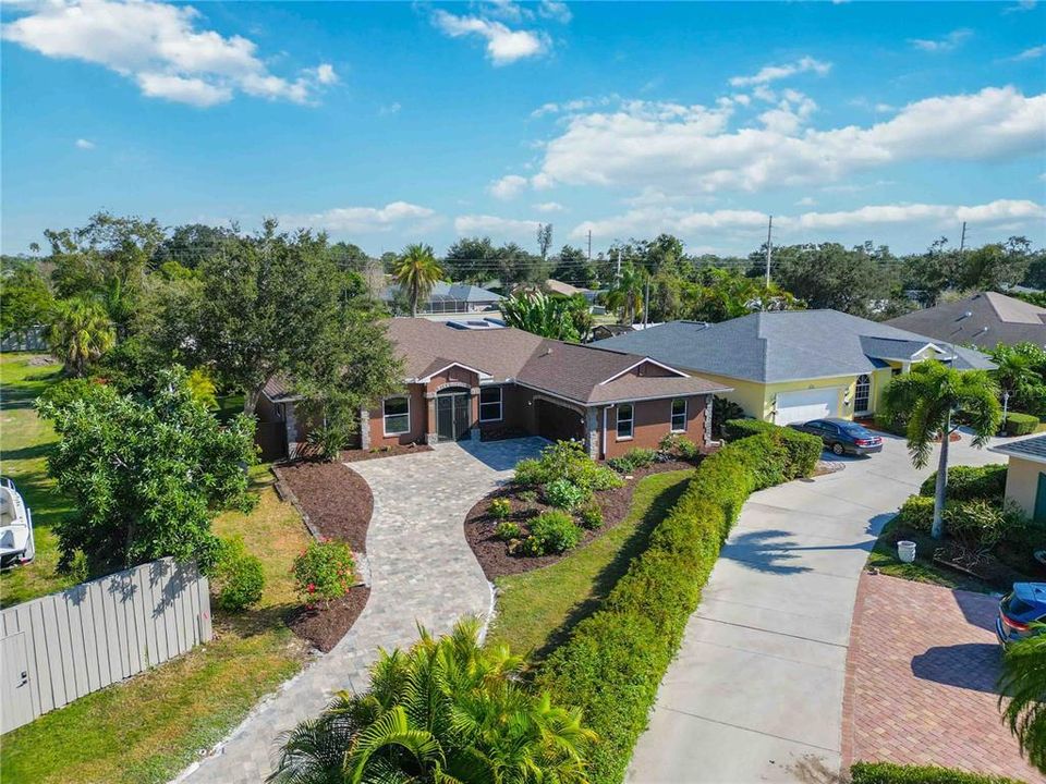 For Sale: $659,000 (3 beds, 2 baths, 2177 Square Feet)