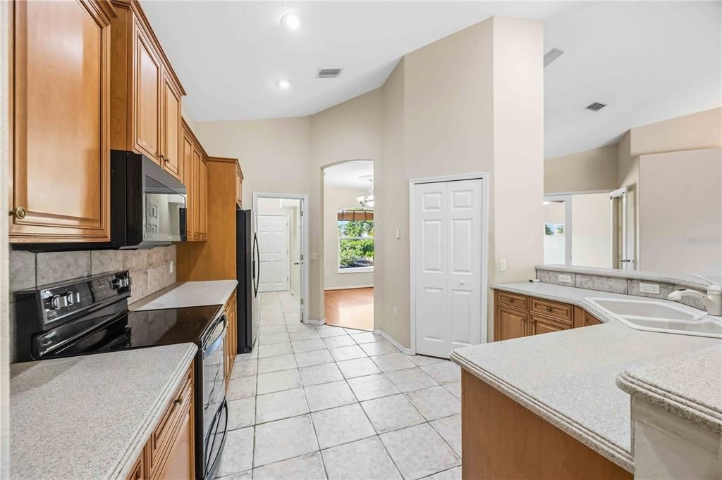 For Sale: $659,000 (3 beds, 2 baths, 2177 Square Feet)