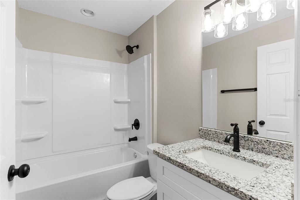 На продажу: $525,000 (6 спален, 0 ванн, 2150 Квадратных фут)