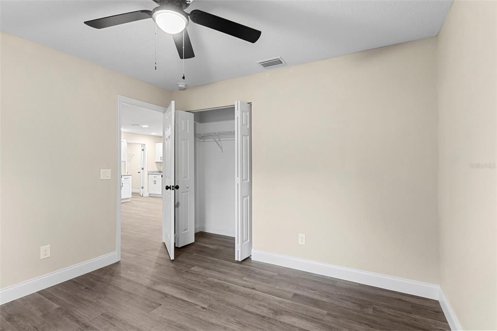 На продажу: $525,000 (6 спален, 0 ванн, 2150 Квадратных фут)