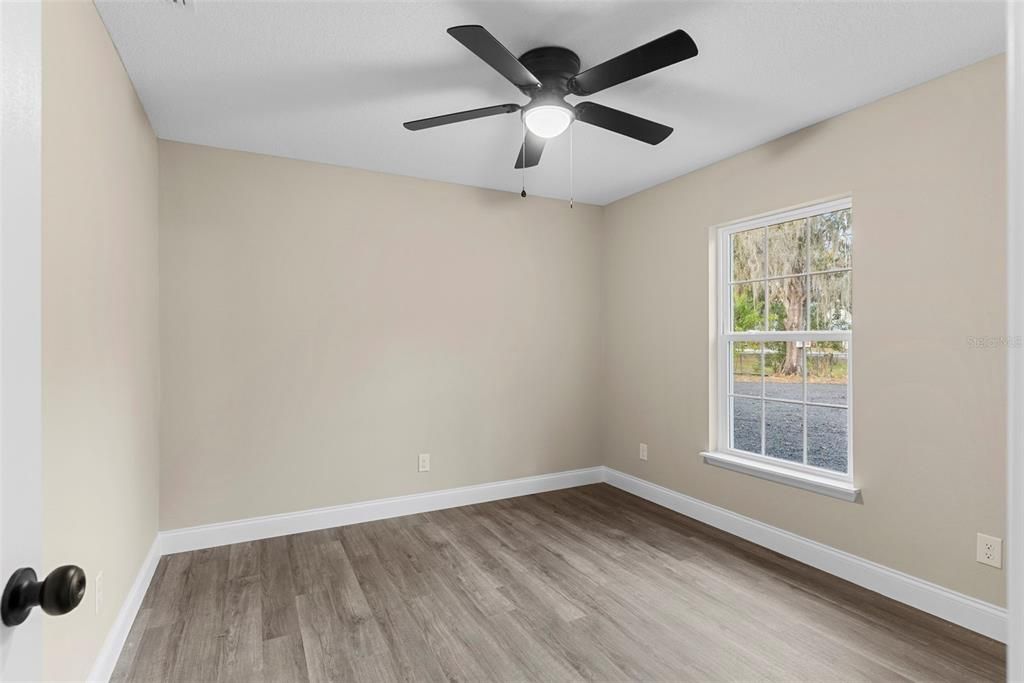 На продажу: $525,000 (6 спален, 0 ванн, 2150 Квадратных фут)