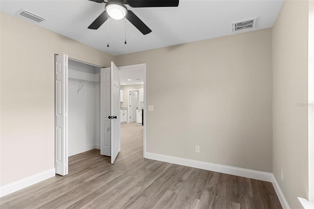 На продажу: $525,000 (6 спален, 0 ванн, 2150 Квадратных фут)