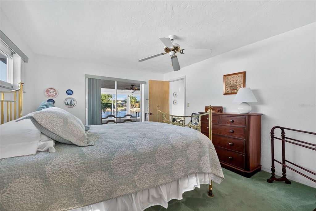 Activo con contrato: $975,000 (3 camas, 2 baños, 1666 Pies cuadrados)