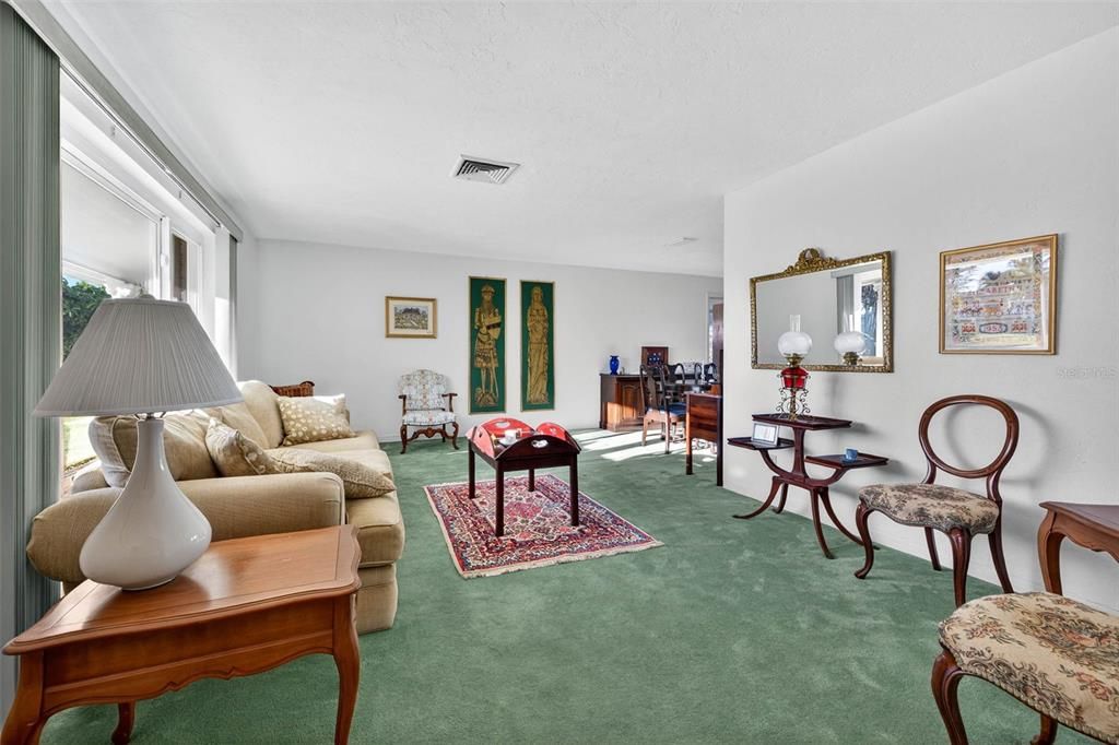 Activo con contrato: $975,000 (3 camas, 2 baños, 1666 Pies cuadrados)