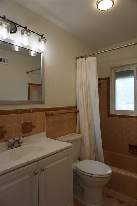 出租: $2,500 (2 贝兹, 2 浴室, 1292 平方英尺)