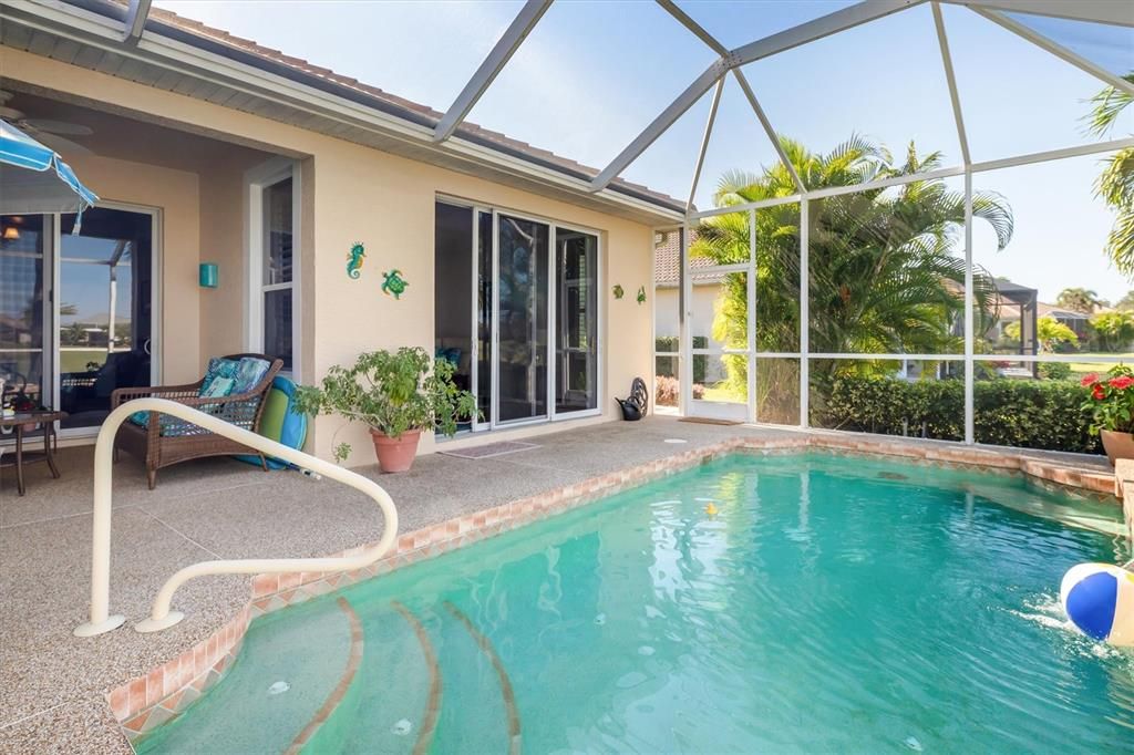 На продажу: $384,000 (2 спален, 2 ванн, 1667 Квадратных фут)