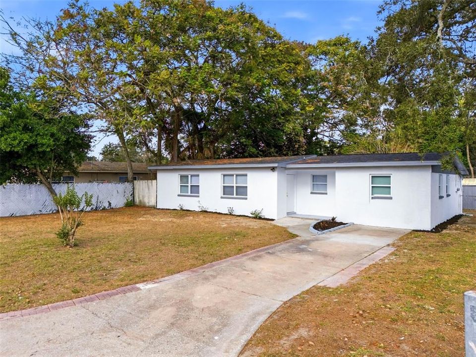 En Venta: $365,000 (4 camas, 2 baños, 1529 Pies cuadrados)