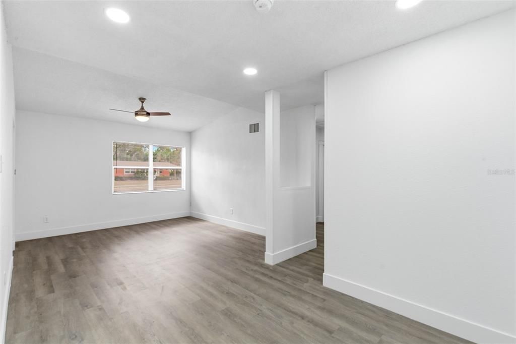 En Venta: $365,000 (4 camas, 2 baños, 1529 Pies cuadrados)