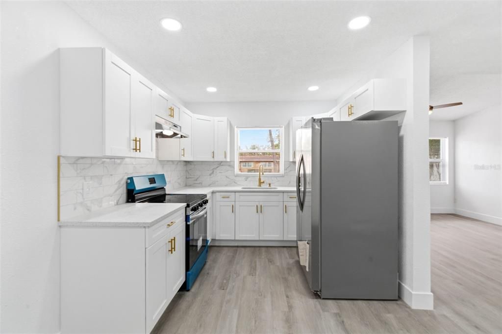 En Venta: $365,000 (4 camas, 2 baños, 1529 Pies cuadrados)