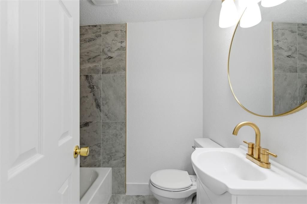 En Venta: $365,000 (4 camas, 2 baños, 1529 Pies cuadrados)