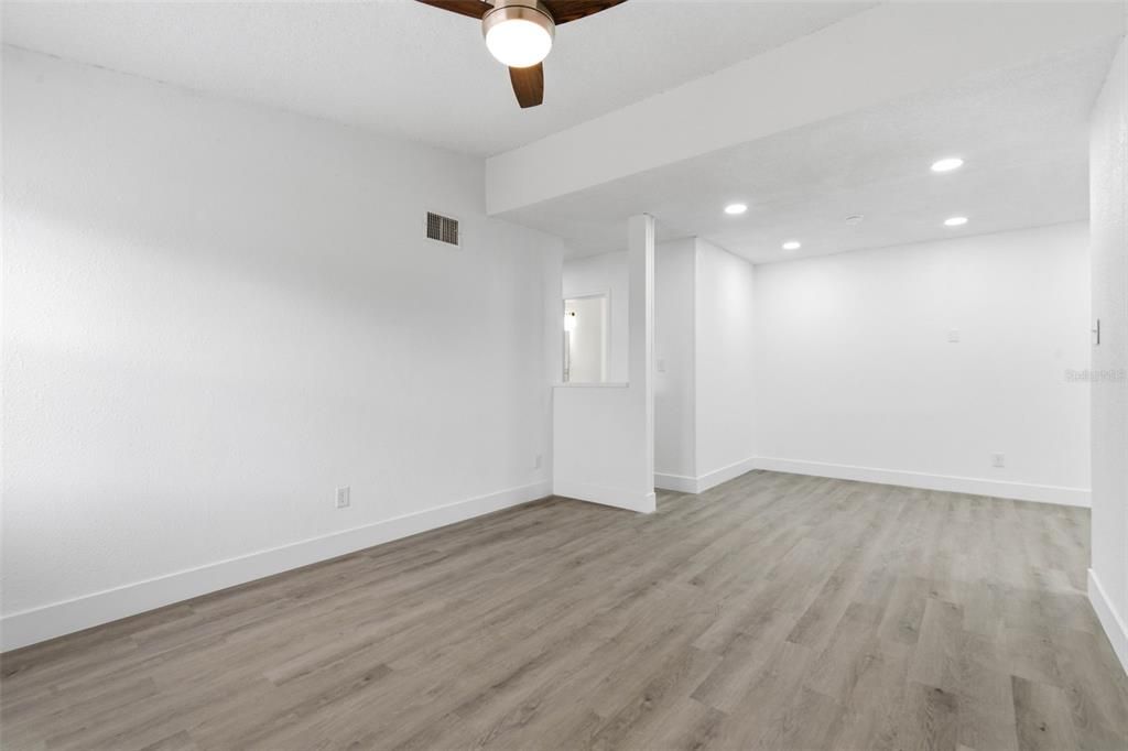 En Venta: $365,000 (4 camas, 2 baños, 1529 Pies cuadrados)