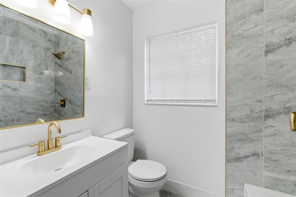 En Venta: $365,000 (4 camas, 2 baños, 1529 Pies cuadrados)