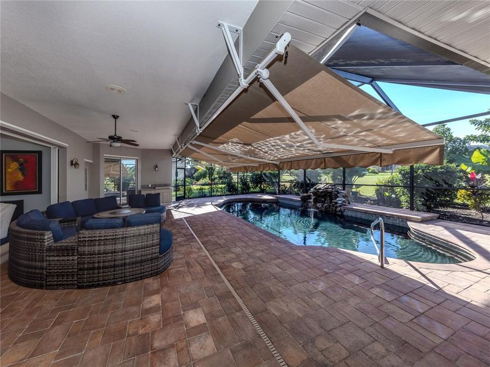 En Venta: $975,000 (3 camas, 3 baños, 2666 Pies cuadrados)