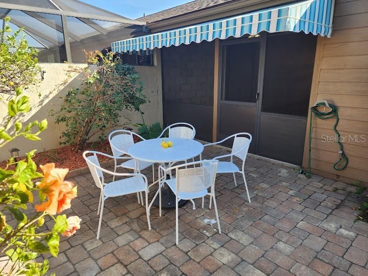 For Sale: $290,000 (2 beds, 2 baths, 1064 Square Feet)