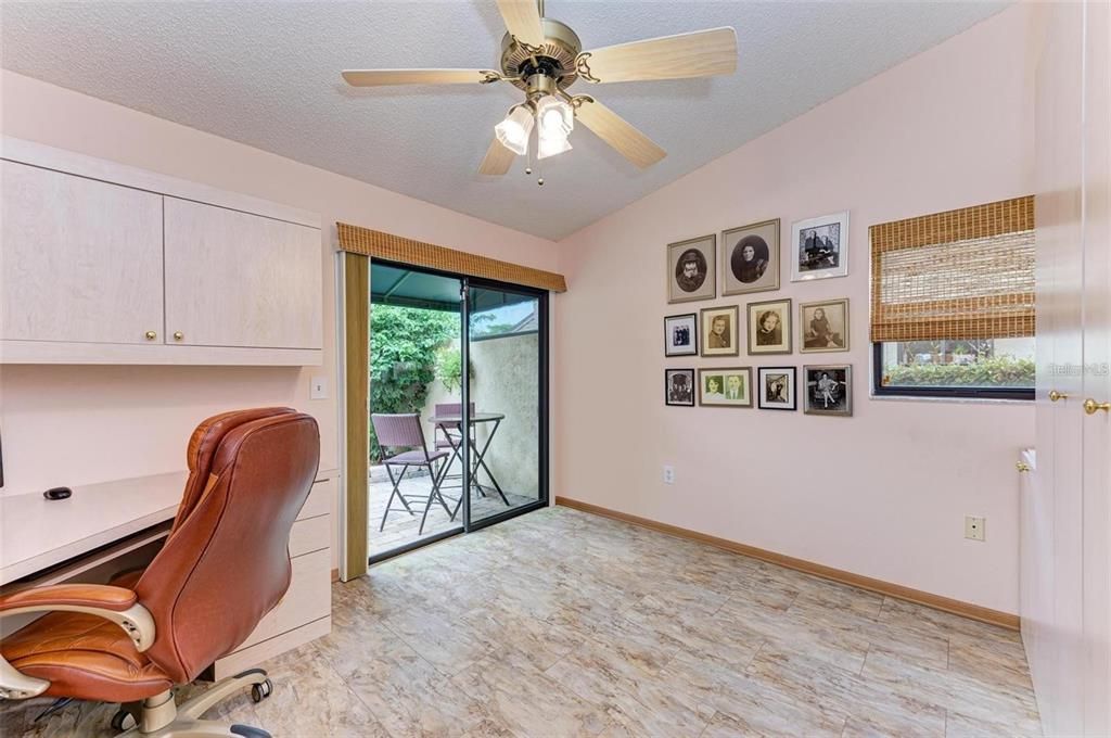 For Sale: $290,000 (2 beds, 2 baths, 1064 Square Feet)