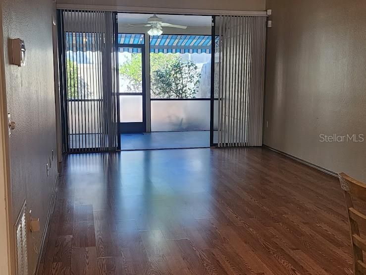 For Sale: $290,000 (2 beds, 2 baths, 1064 Square Feet)