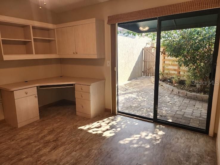 For Sale: $290,000 (2 beds, 2 baths, 1064 Square Feet)