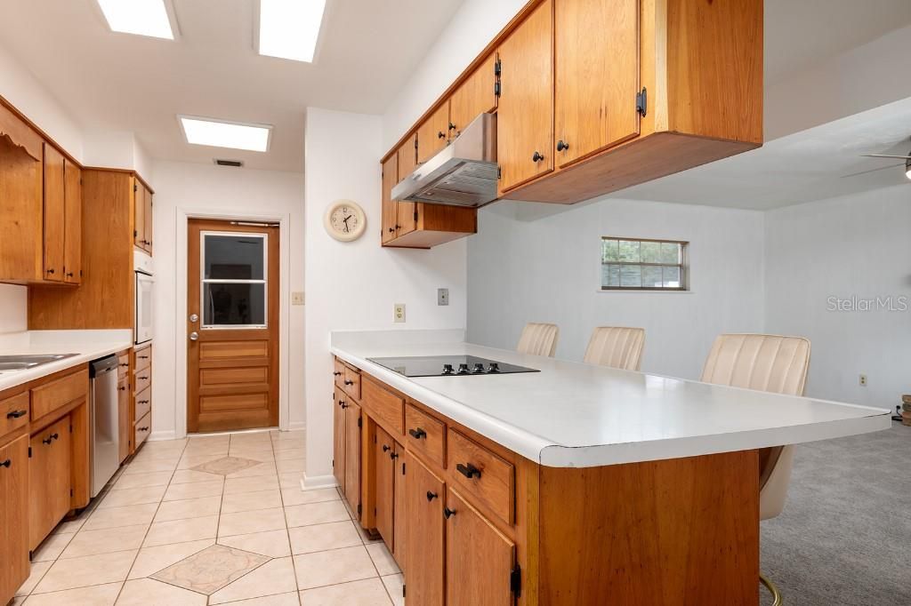 En Venta: $600,000 (4 camas, 2 baños, 1959 Pies cuadrados)