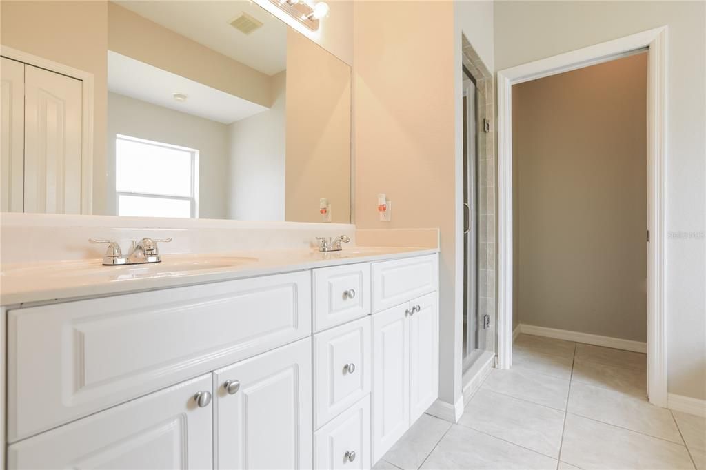 For Rent: $2,125 (3 beds, 2 baths, 1737 Square Feet)