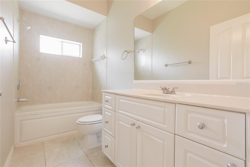 For Rent: $2,125 (3 beds, 2 baths, 1737 Square Feet)