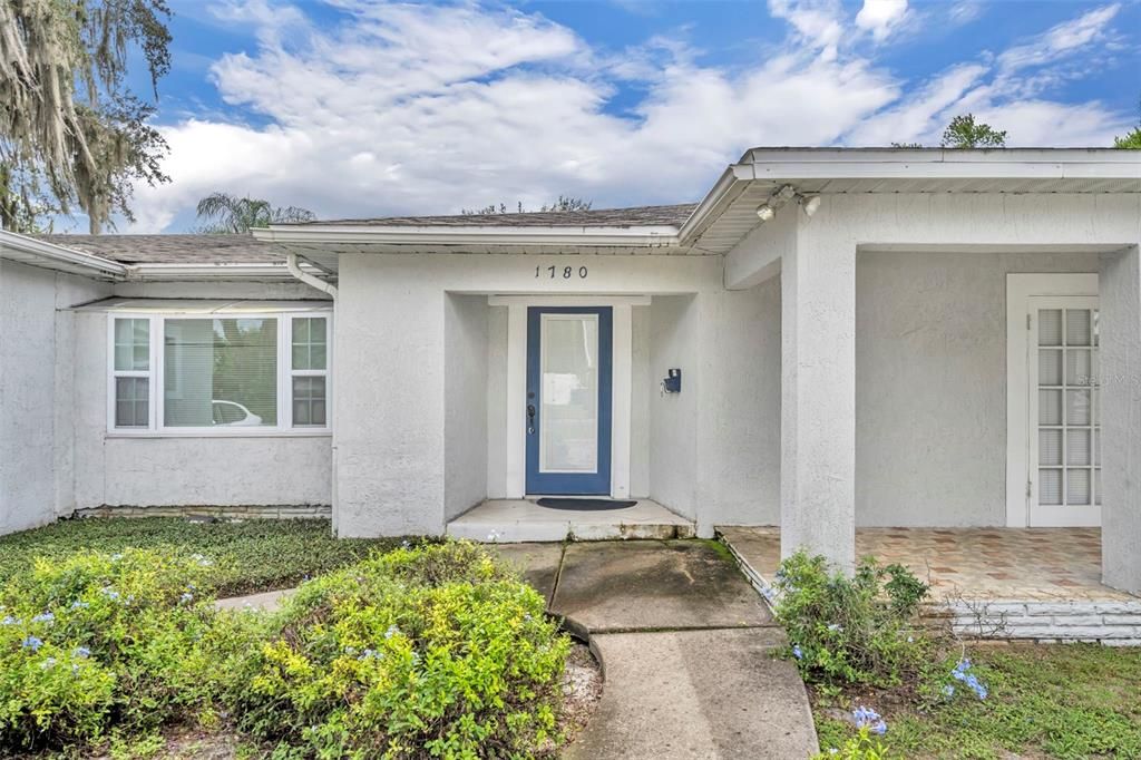 For Sale: $800,000 (4 beds, 2 baths, 1617 Square Feet)