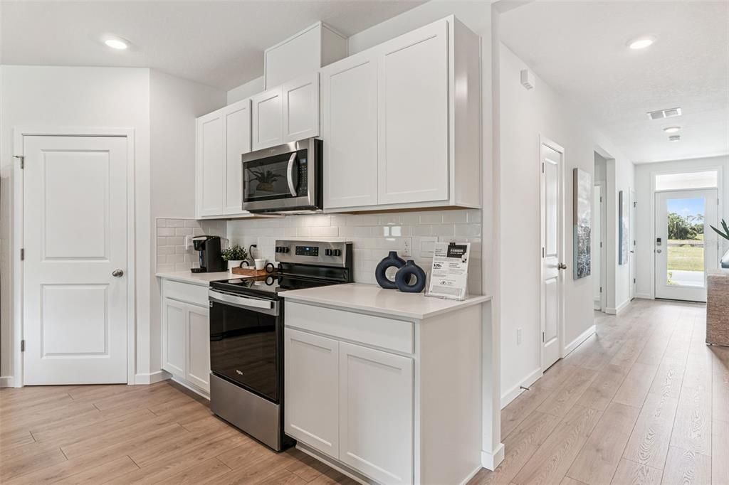 En Venta: $441,990 (4 camas, 2 baños, 1828 Pies cuadrados)