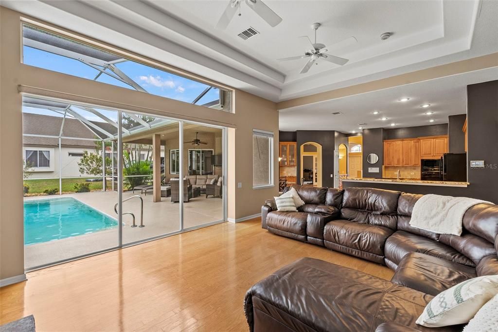 На продажу: $930,000 (3 спален, 3 ванн, 3053 Квадратных фут)