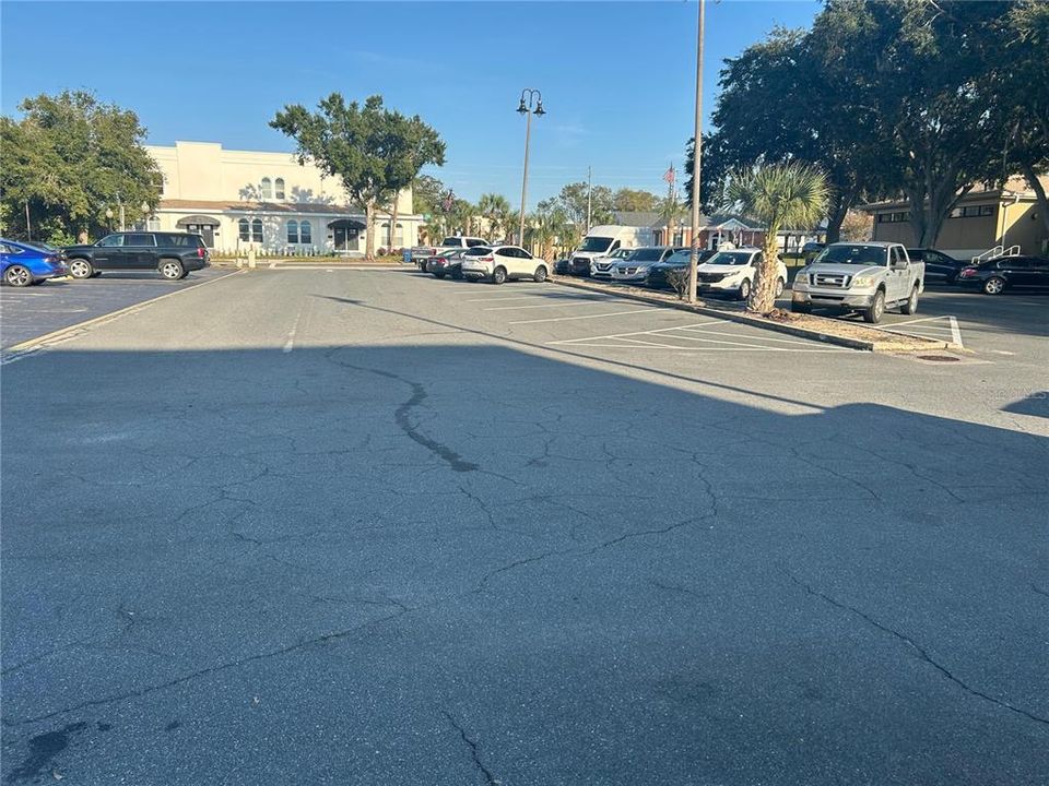 For Sale: $95,000 (1 beds, 1 baths, 624 Square Feet)