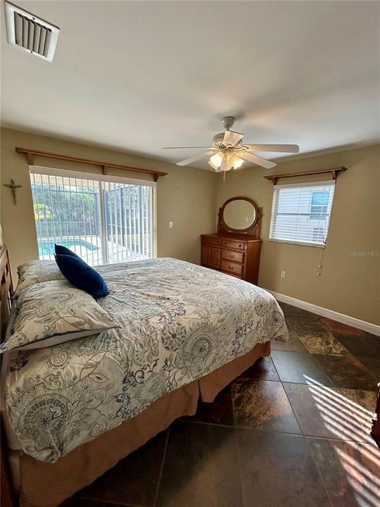 En Venta: $324,500 (3 camas, 2 baños, 1728 Pies cuadrados)