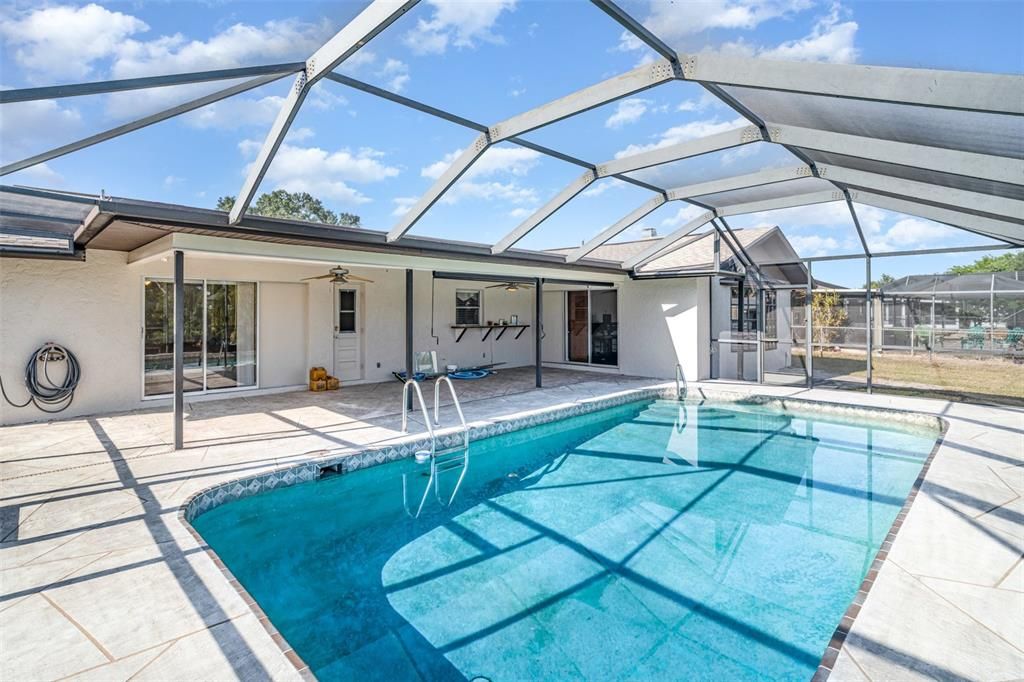 En Venta: $324,500 (3 camas, 2 baños, 1728 Pies cuadrados)