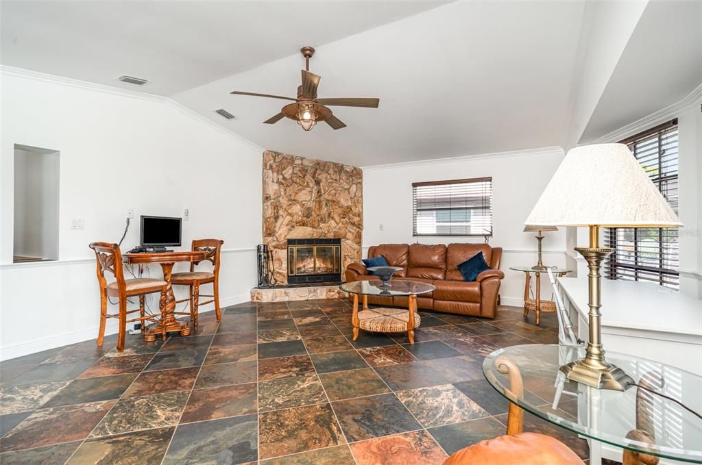 En Venta: $324,500 (3 camas, 2 baños, 1728 Pies cuadrados)