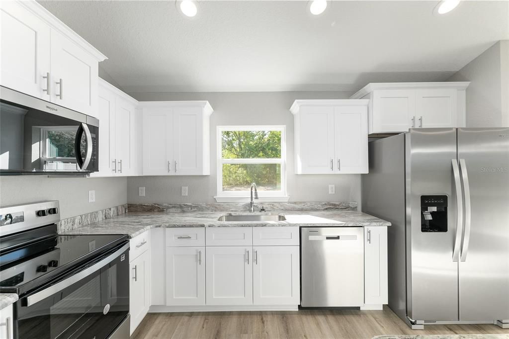 На продажу: $269,000 (3 спален, 2 ванн, 1475 Квадратных фут)