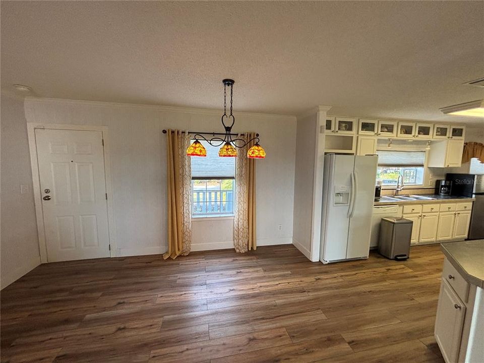 待售: $259,000 (4 贝兹, 3 浴室, 1248 平方英尺)