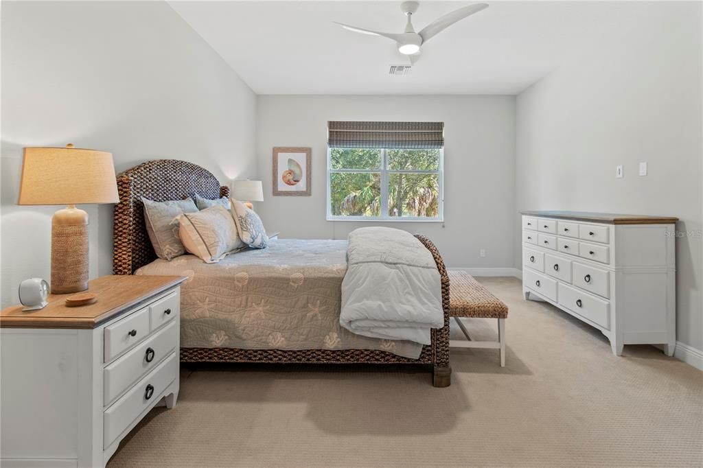 На продажу: $438,900 (2 спален, 2 ванн, 1634 Квадратных фут)