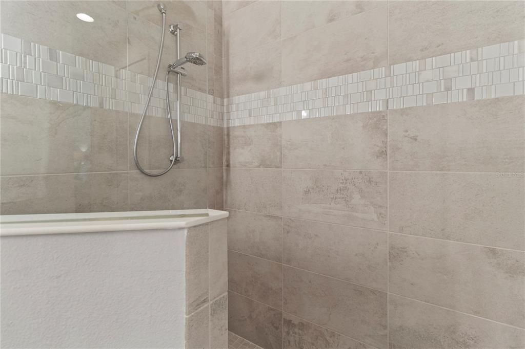 На продажу: $438,900 (2 спален, 2 ванн, 1634 Квадратных фут)