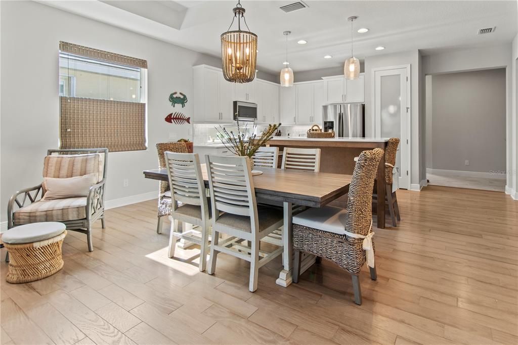 На продажу: $438,900 (2 спален, 2 ванн, 1634 Квадратных фут)