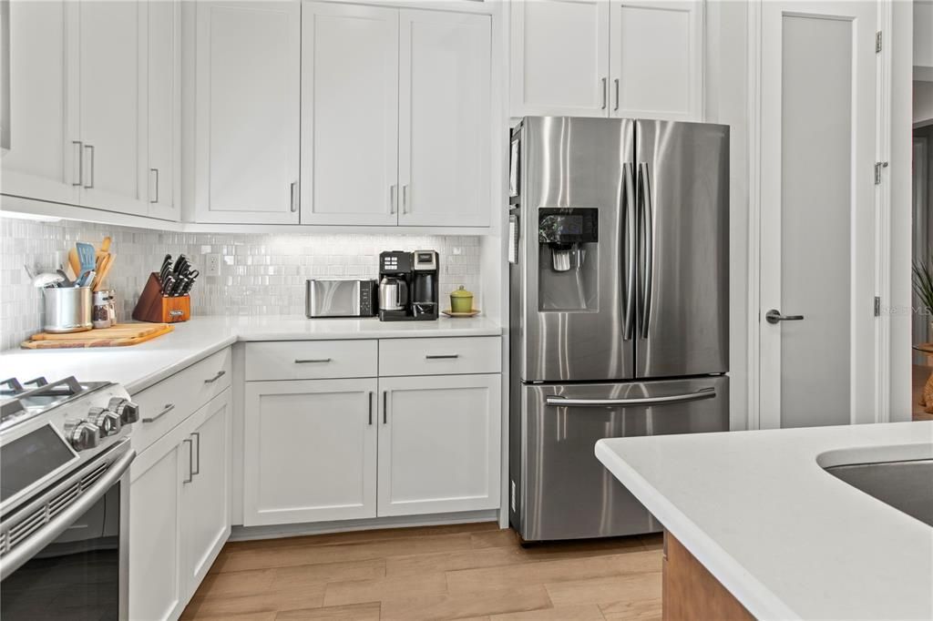 На продажу: $438,900 (2 спален, 2 ванн, 1634 Квадратных фут)